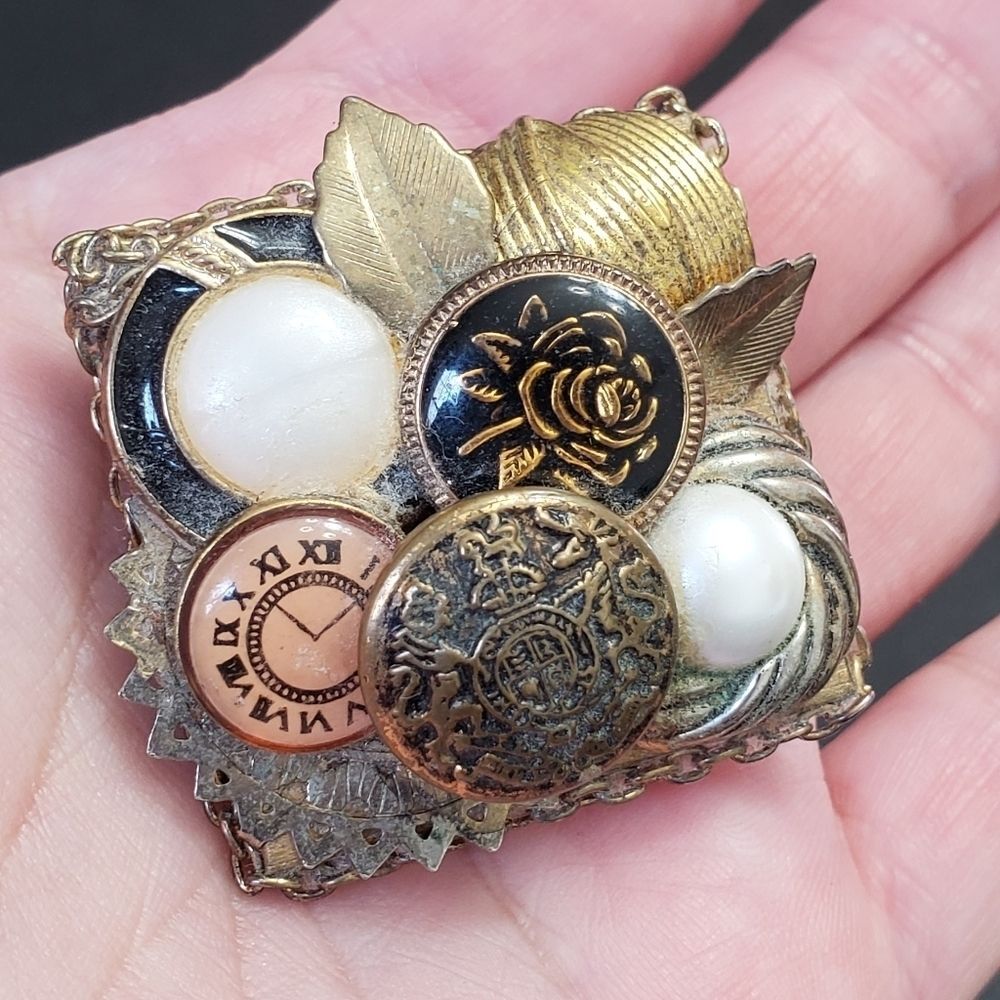 Vintage eclectic multi tone brooch layered buttons